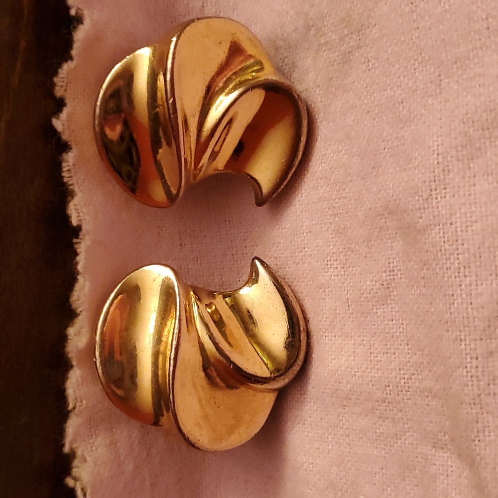🌞 Vintage Vendome earrings